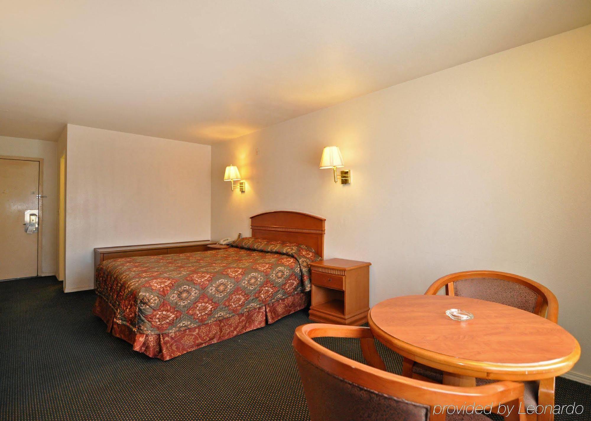 Orange Tustin Inn In 오렌지 객실 사진