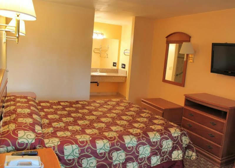 Orange Tustin Inn In 오렌지 외부 사진