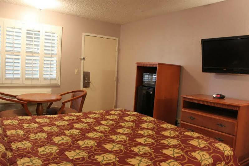 Orange Tustin Inn In 오렌지 외부 사진